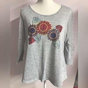 Energe World Wear Women’s Pullover Top, Small, Gray/Red, Floral